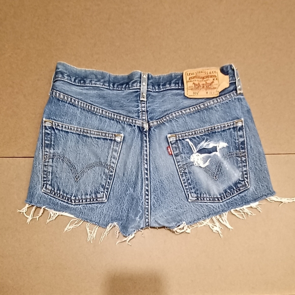 Distressed Studded Levi’s High Rise Shortie Shorts Size 31 - Picture 4 of 5